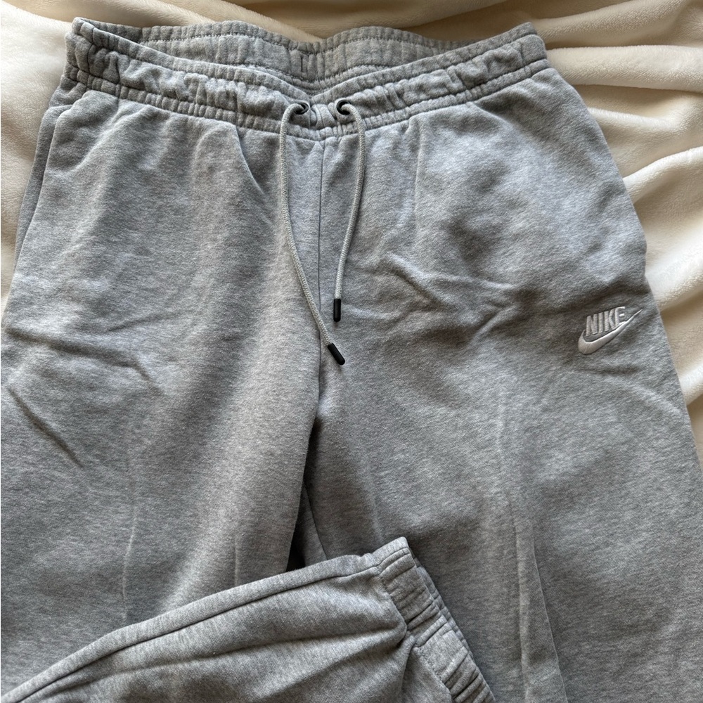 nike gray sweatpants - Picture 2 of 2